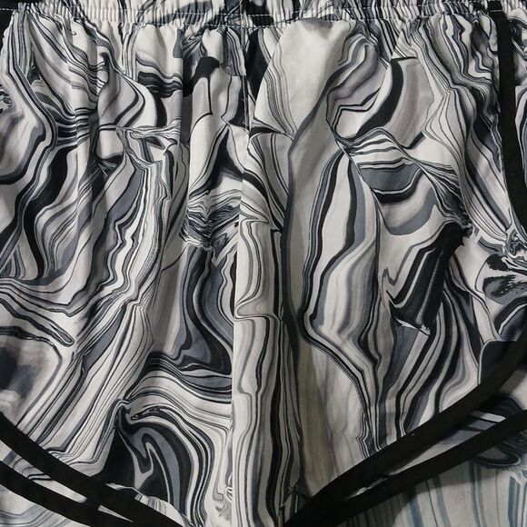 Calvin Klein Black Gray abstract lined athletic shorts Sz M EUC - Picture 2 of 5